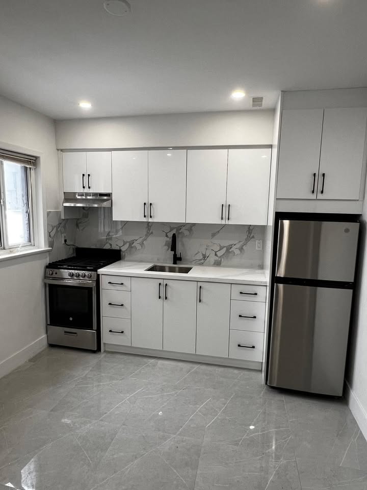 440 Lauder Ave Unit: Main
