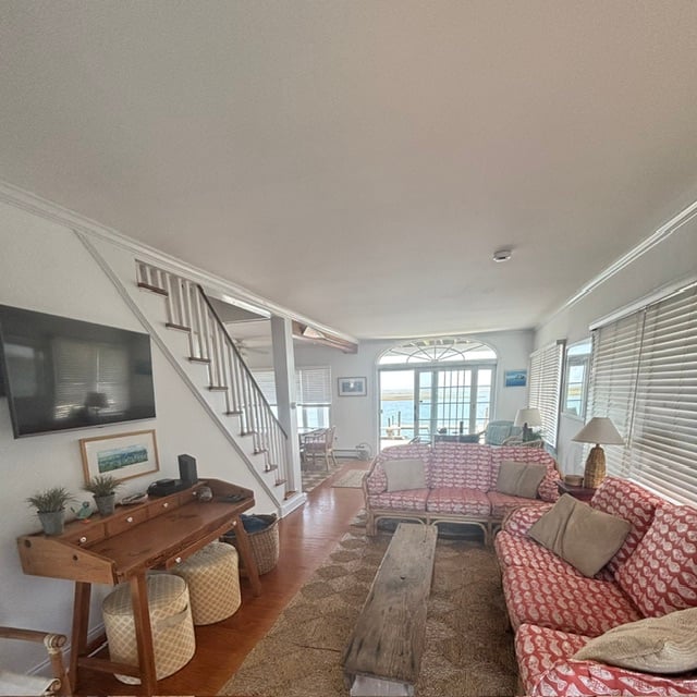 1104 West Ave