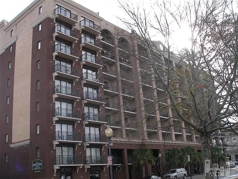 106 N Water St, Ste 906