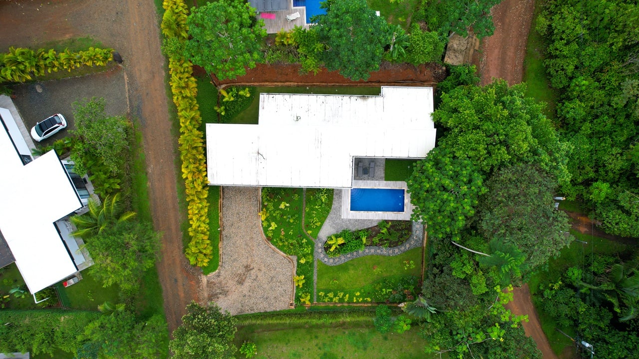 Modern 3BR Home in Highly Desirable Gated Community in Ojochal Costa Rica