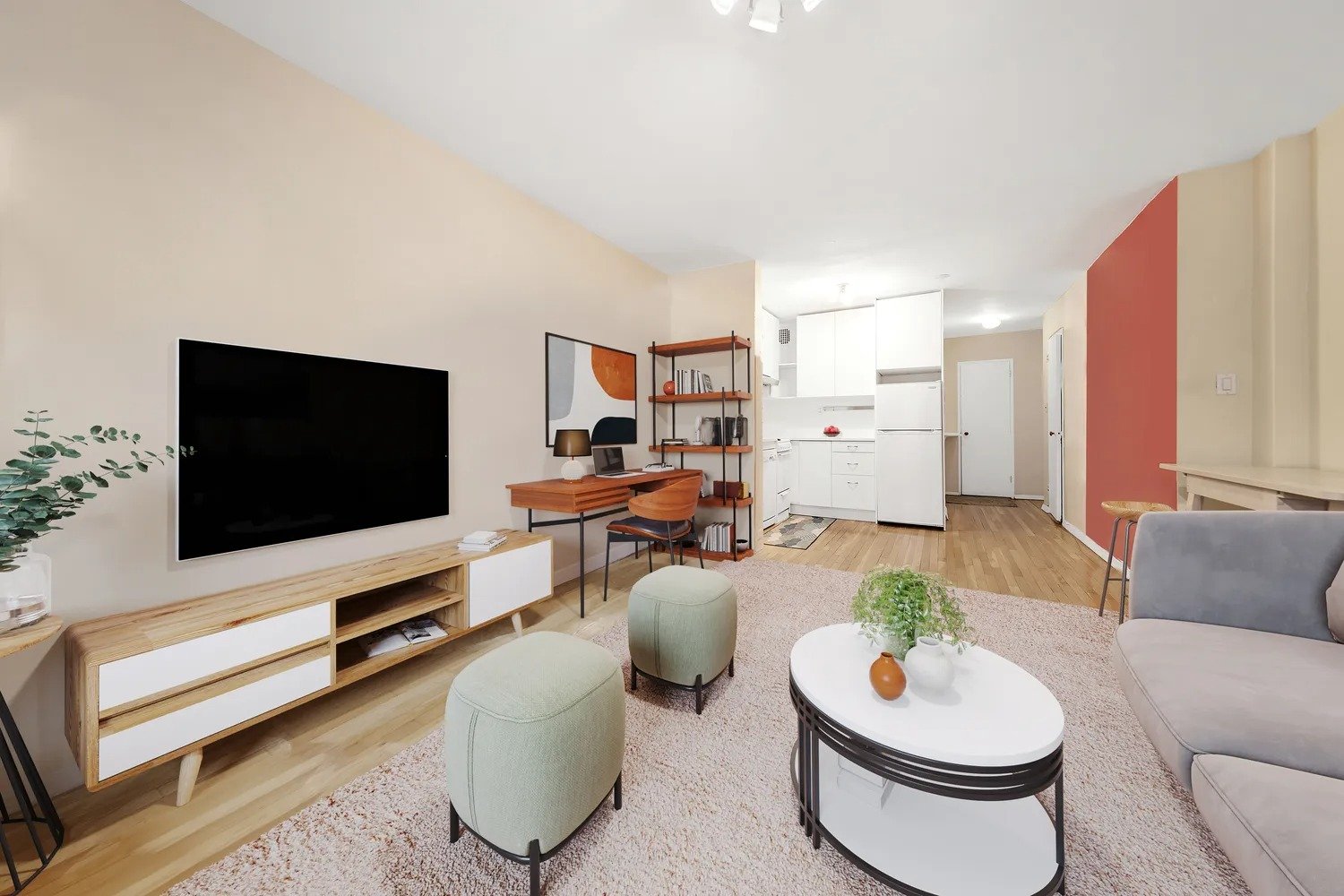 229 E 28th St #5C