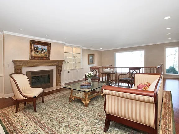 5 Waterside Close