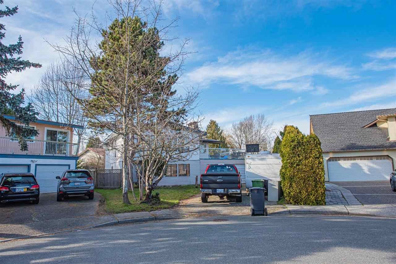 7280 Winchelsea Cres