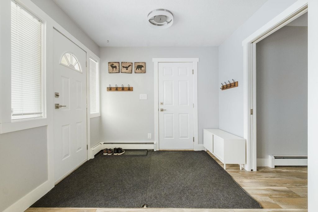 15729 20 Ave