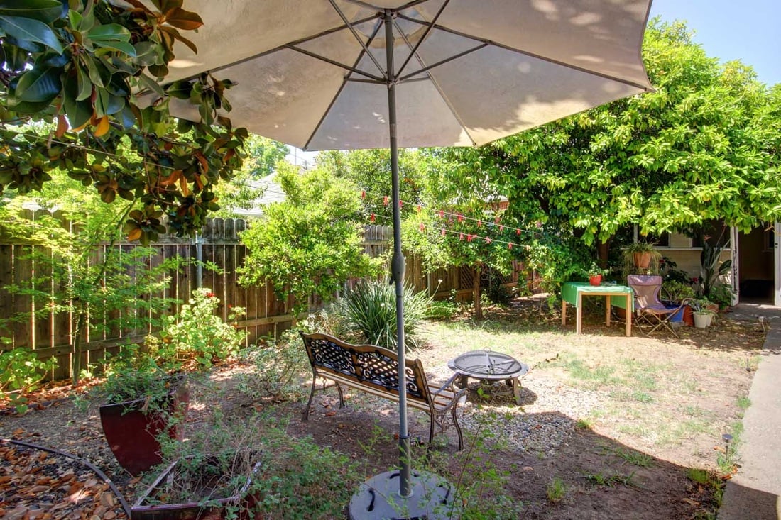 Just Listed! Excellent Location! and Under $300K!
