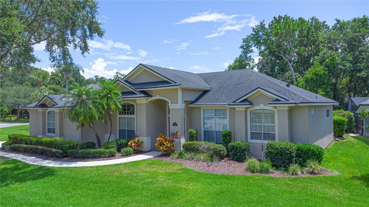 875 Bentley Green Cir