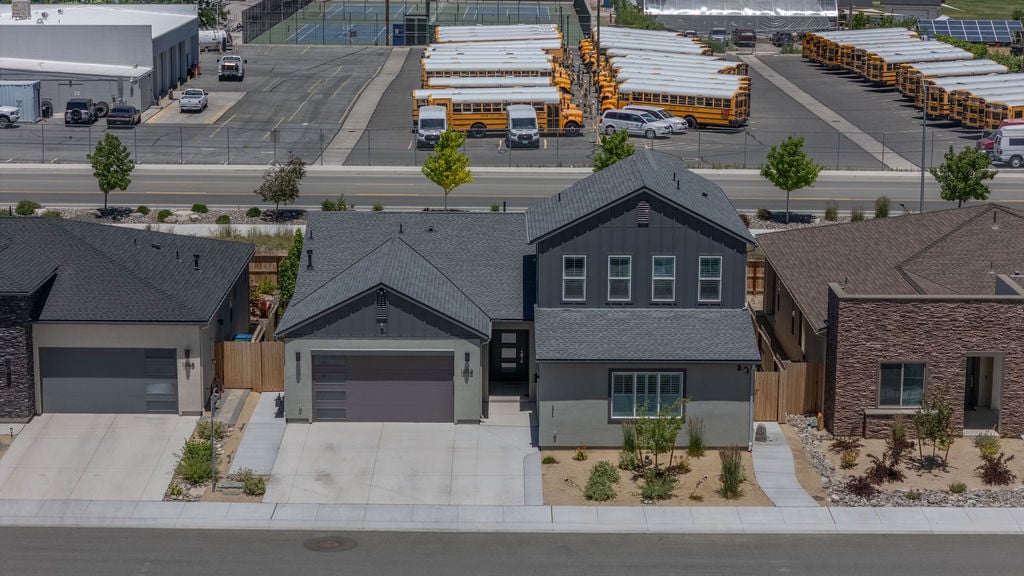 1882 Hogan Peak St