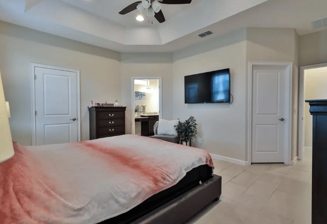 949 Flyer St 
