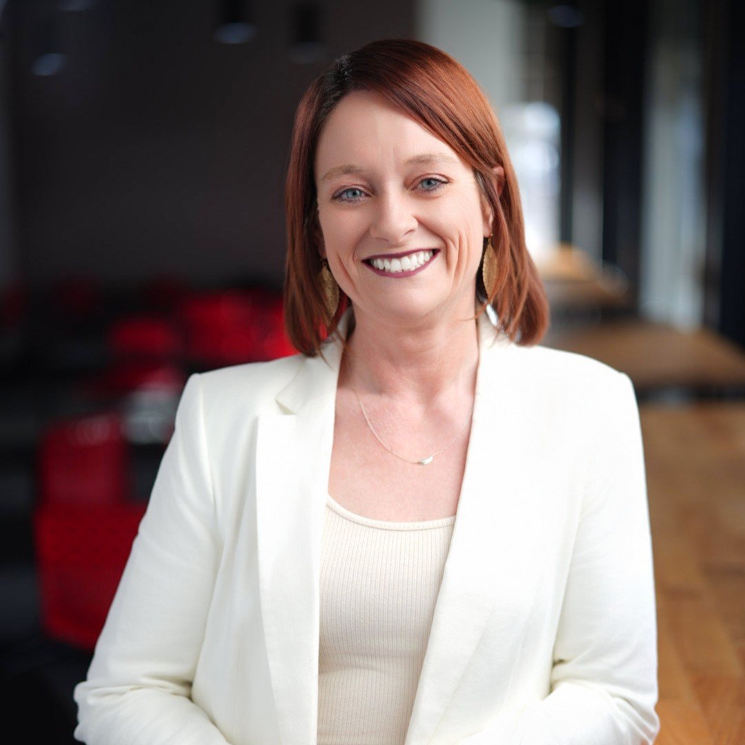 Stacie Schlichtenmyer Warsaw, IN Real Estate Agent Headshot