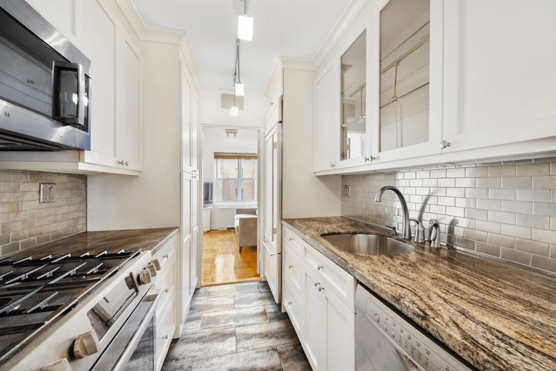 150 East 61st Street #5F