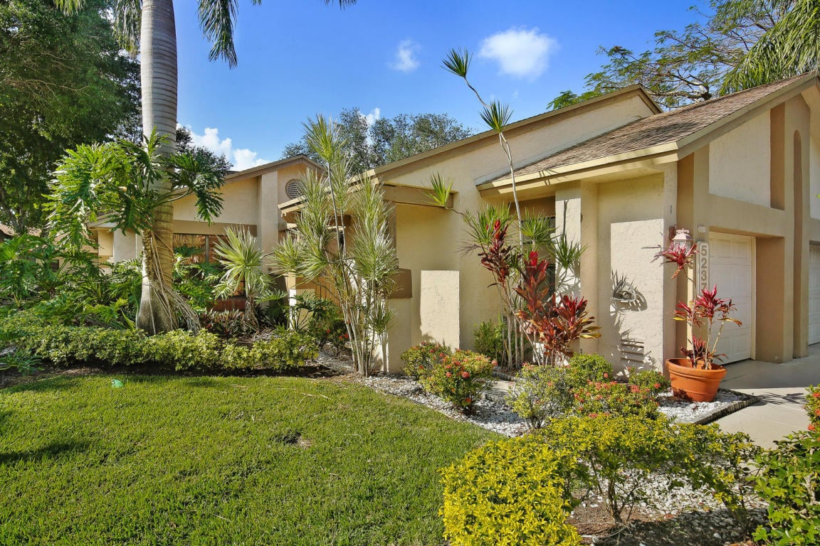 5237 Fairway Woods Dr, #3211