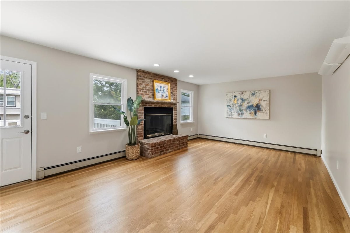 156 River Rd