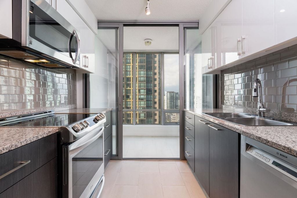 1288 W Georgia St, #1902