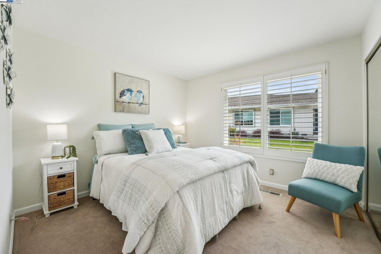 2119 Presidio Ct