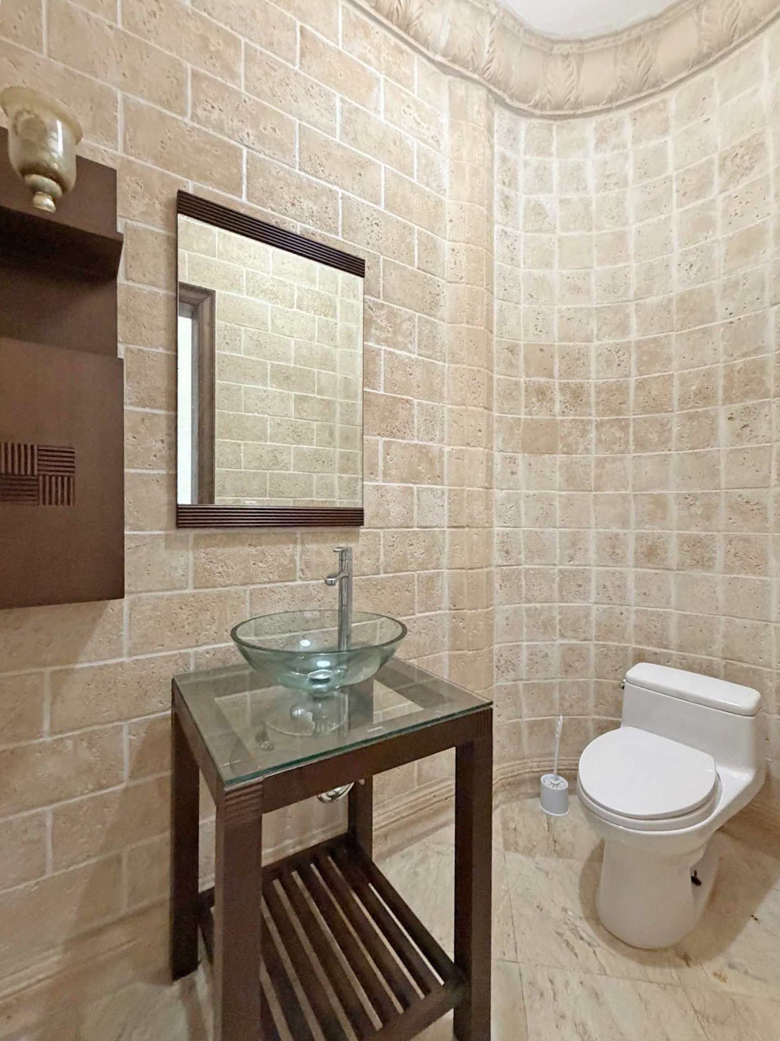 565 Parham Town 7 Bedroom Villa