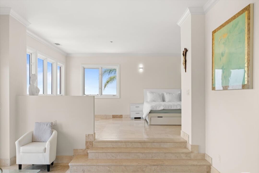 Puesta Del Sol St, 90265