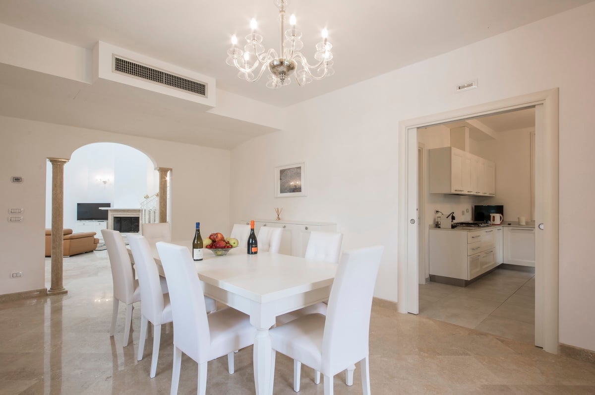 New Luxury Villa with Large Pool and Gardens in Forte dei Marmi