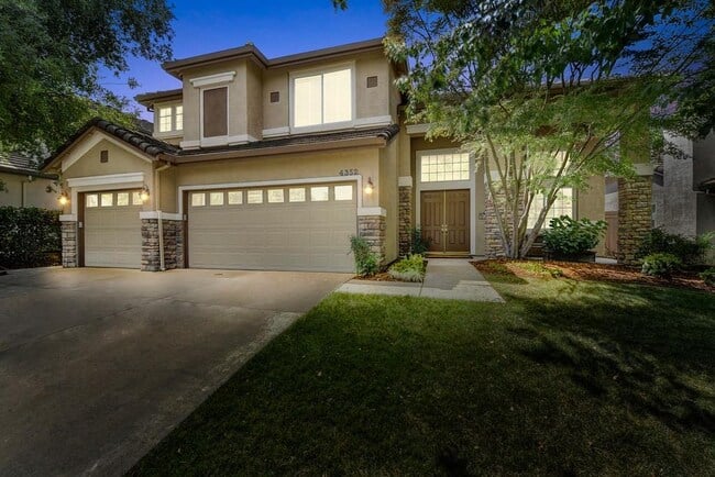 4352 Lafayette Dr