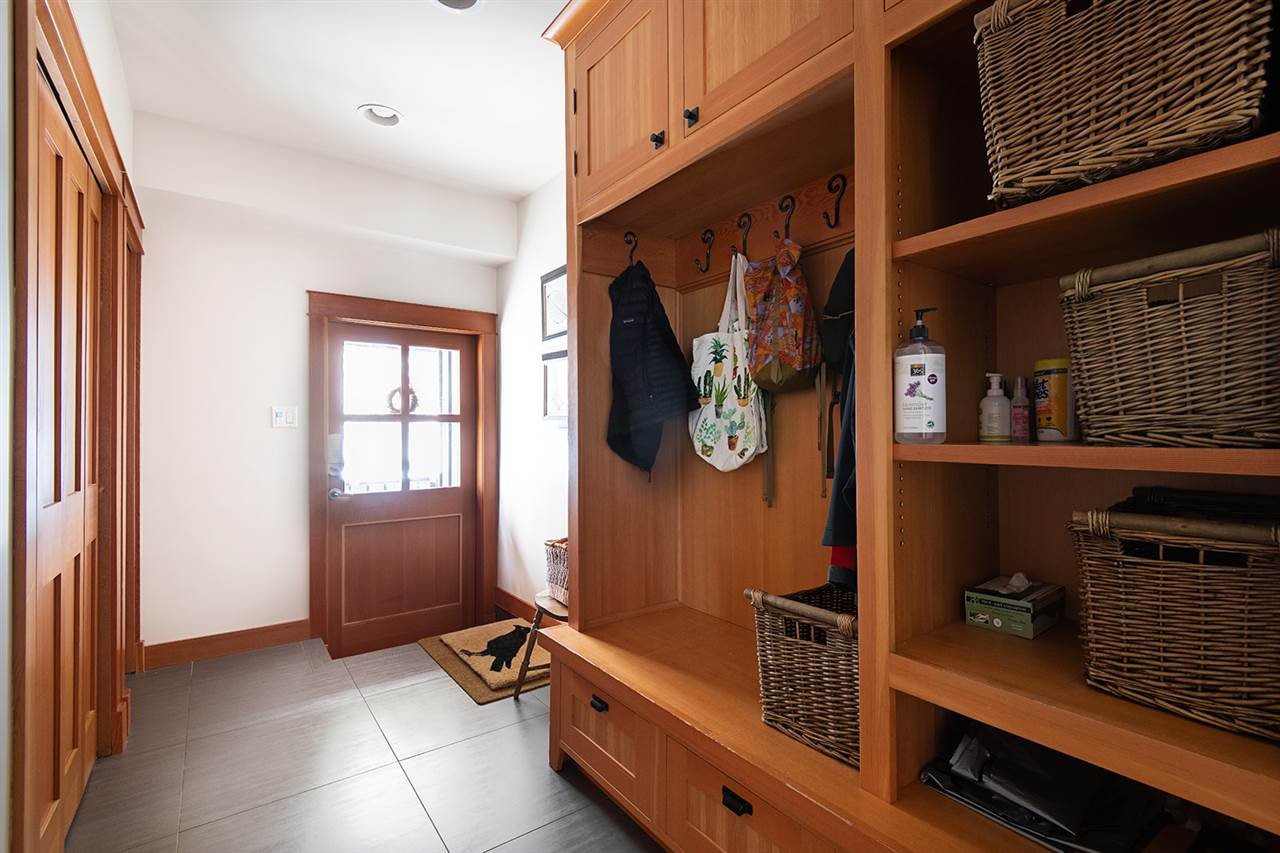 38295 View Pl