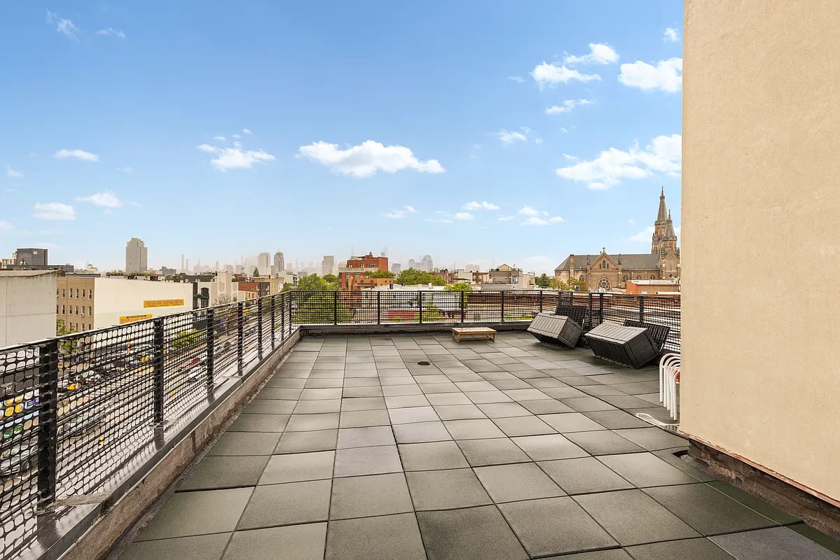 158 Newton Street | 8 Unit Mixed-Use Property
