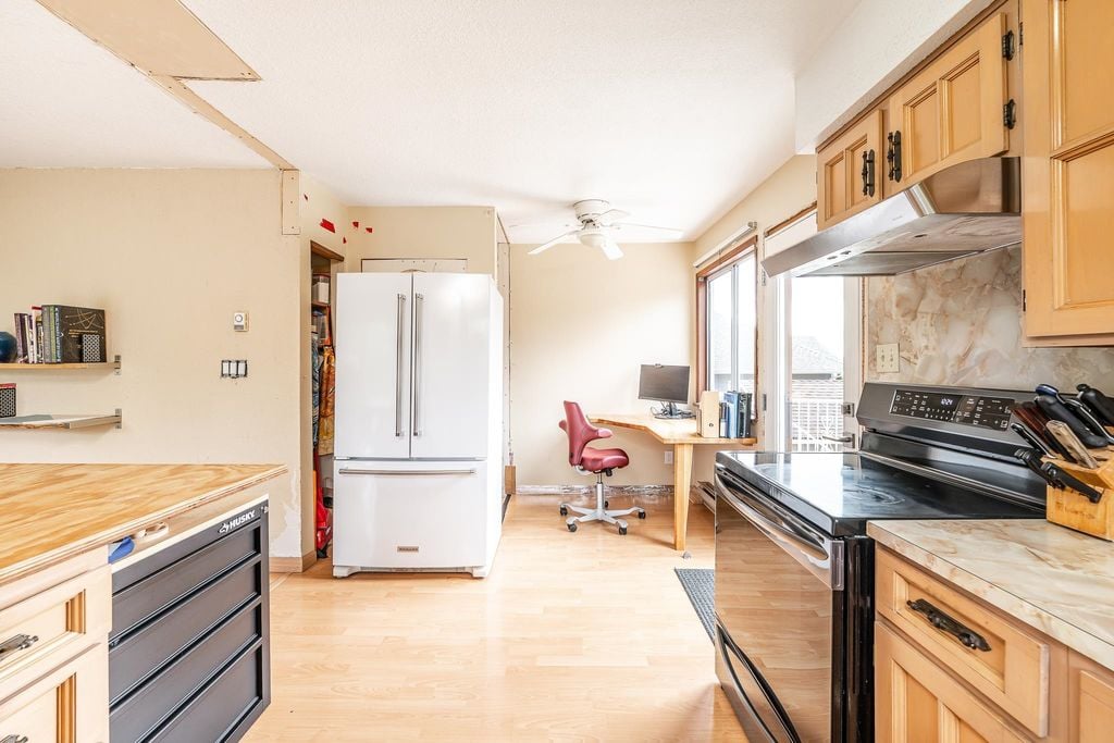 2332 Argyle Cres