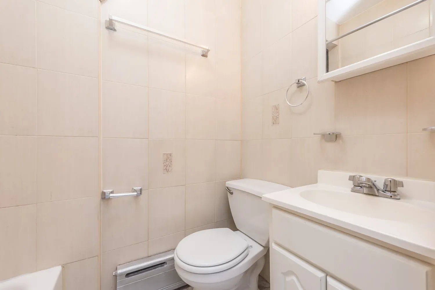 97 E 7th St #5