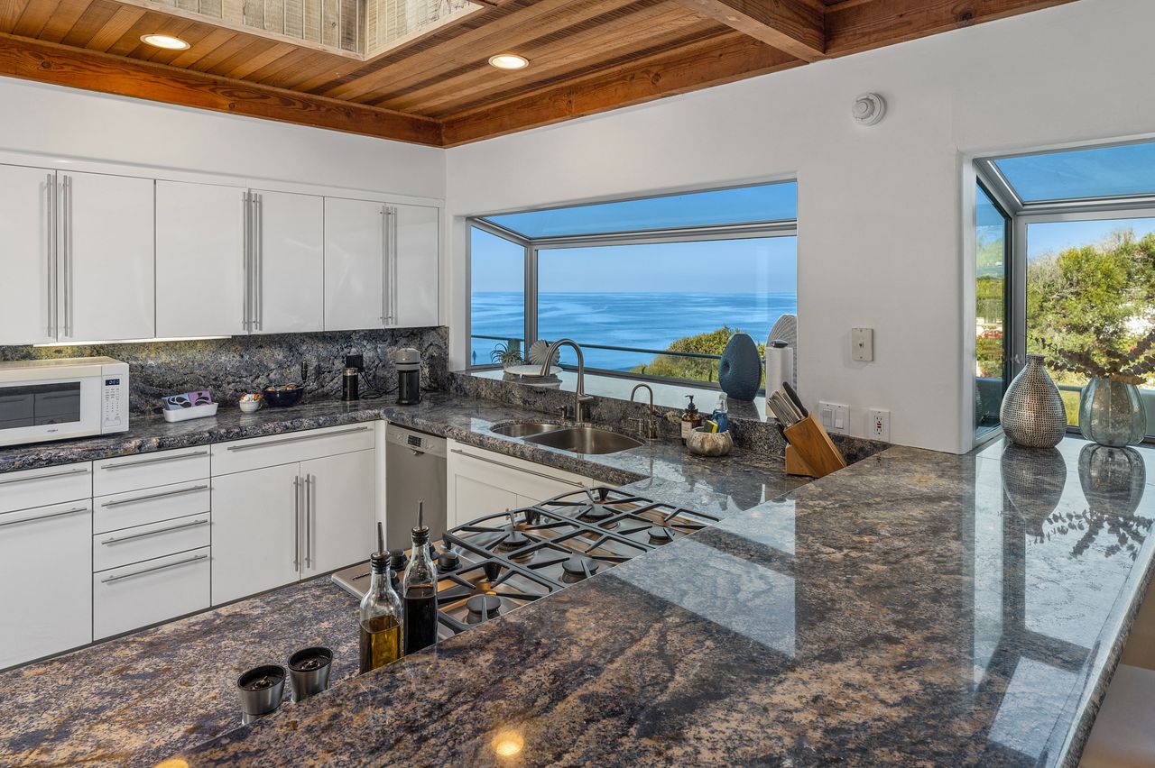 Encinitas Oceanfront Retreat