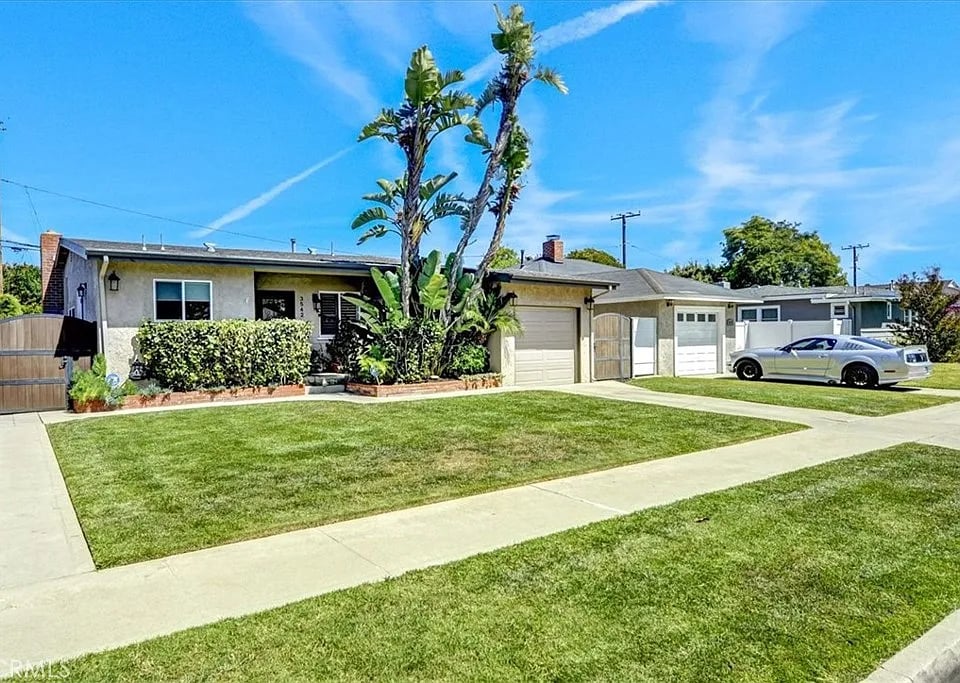 3542 Senasac Ave