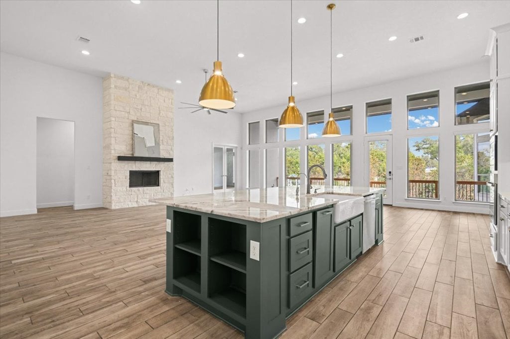 1216 Deerfoot Circle