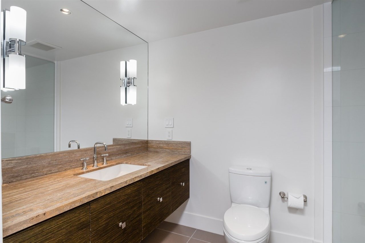 667 Howe St, #3904
