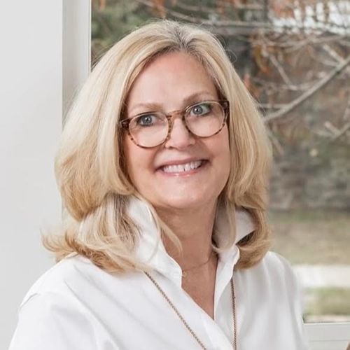 Shelley Bell, Marietta, GA Real Estate Agent Headshot