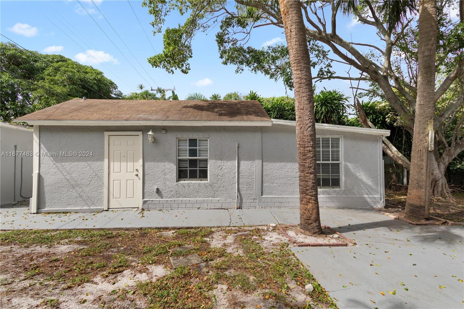 503 Avenida Hermosa, West Palm Beach, FL 33405