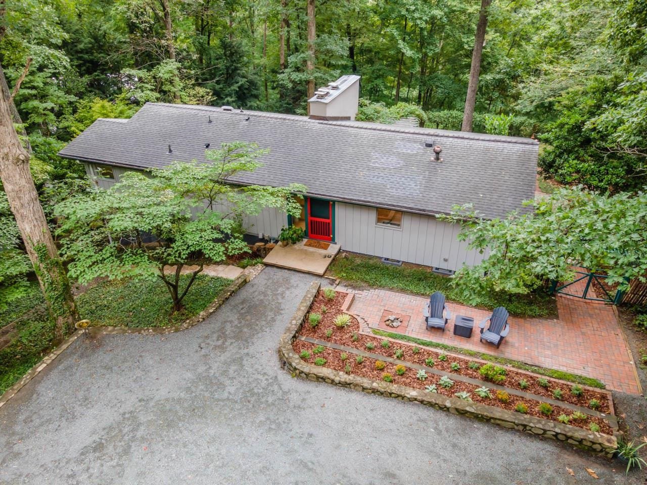 1120 Sourwood Dr