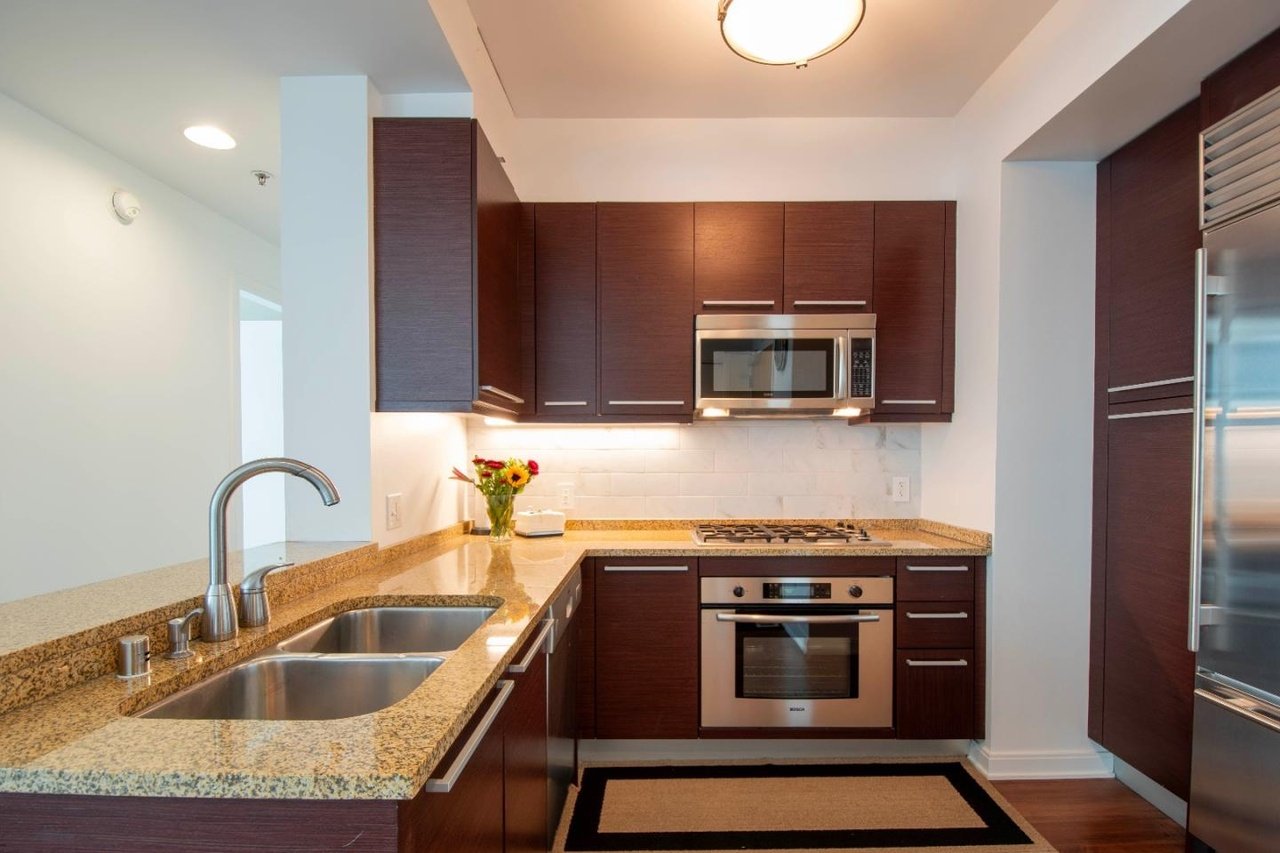 425 1st St #2708