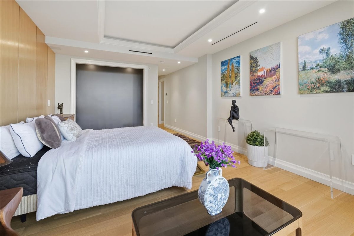 100 Carlyle Drive VG6