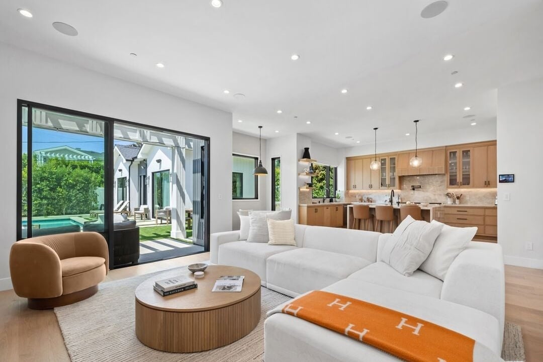 Fairmont Reserve, S Bundy Dr, 90049