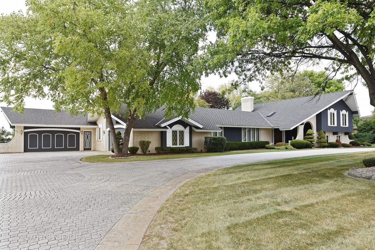 16 Windsor DR