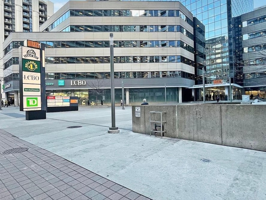 763 Bay St Unit: 3413