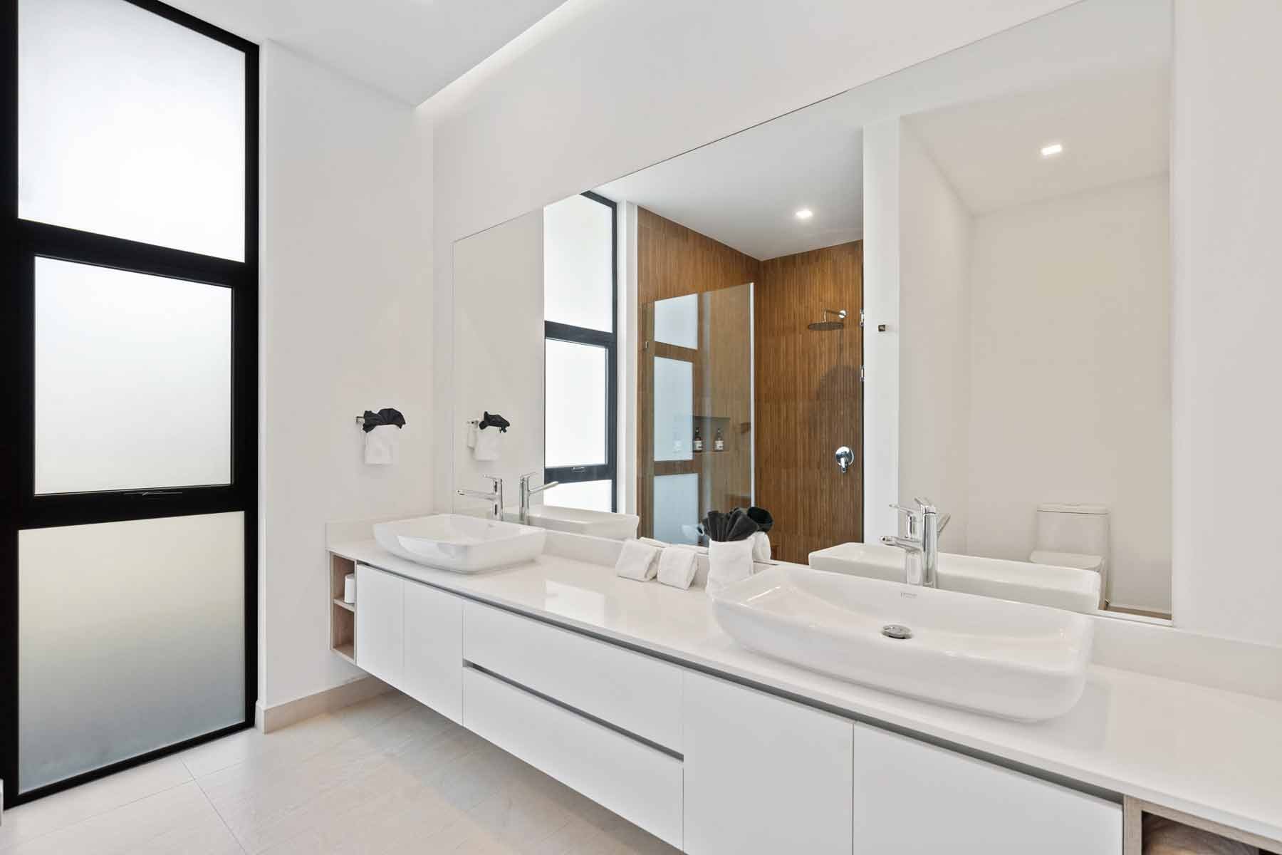 Bosques de Pinilla #16 | Modern 6-Bedroom Tropical Retreat with Casita in Hacienda Pinilla