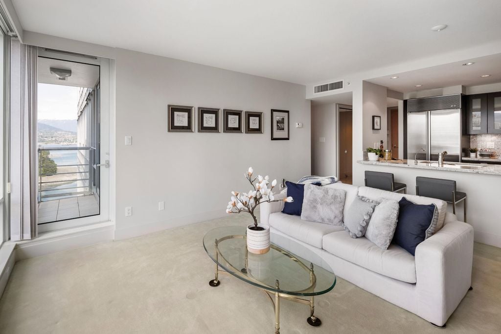 590 Nicola St, #2205