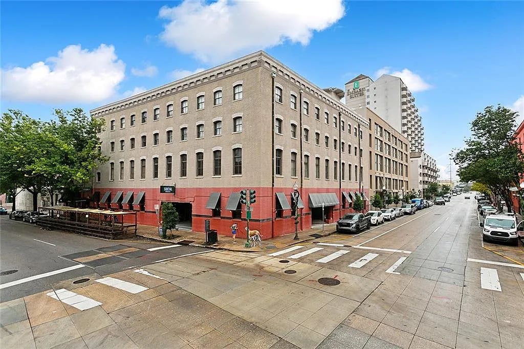 333 Julia St APT 325