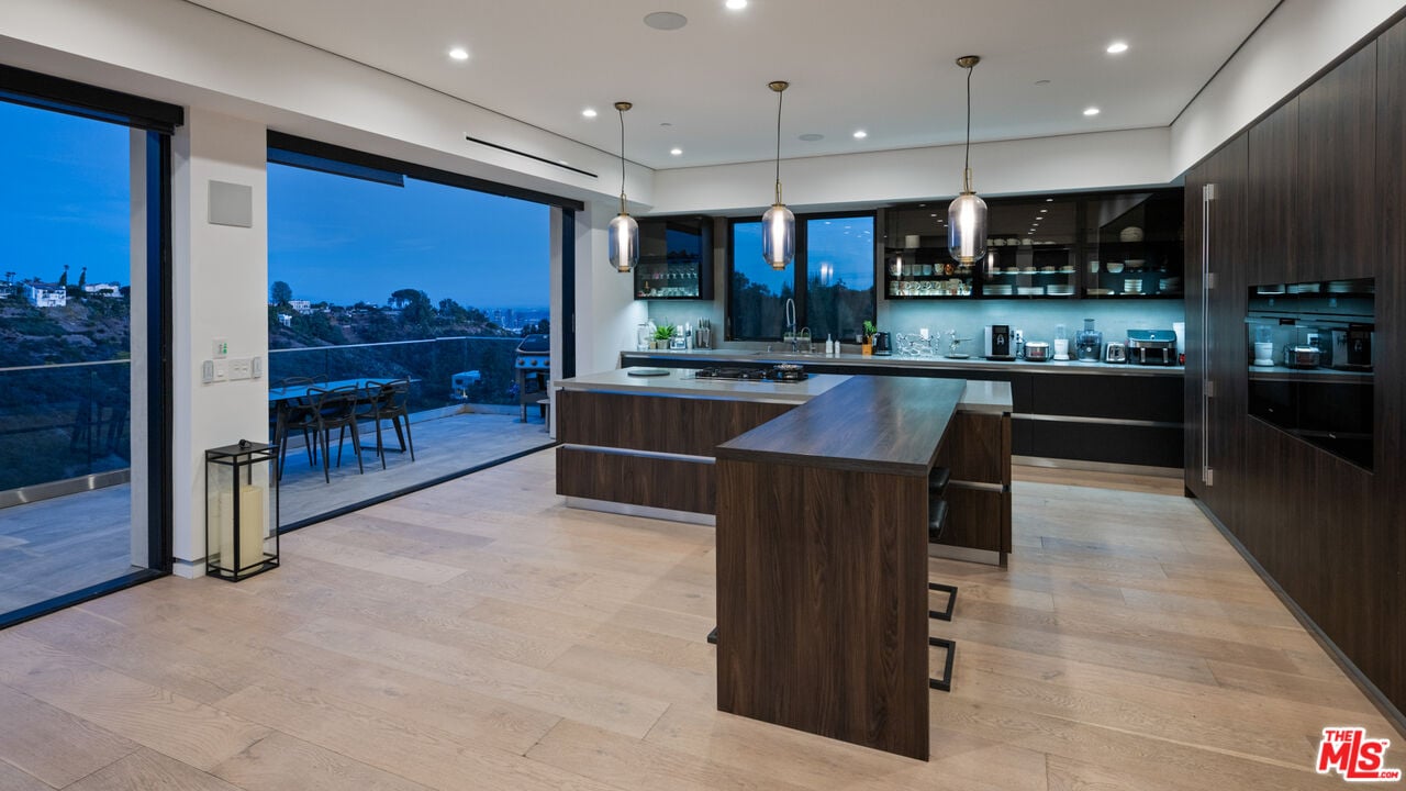 Aurelian Crest, Linda Flora Dr, 90049