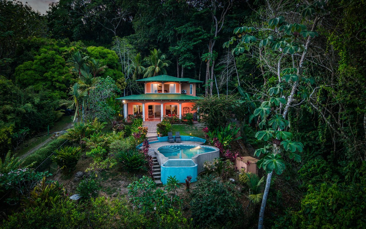 WHALE’S TAIL OCEAN VIEW ESTATE WITH EXTRA LOT 