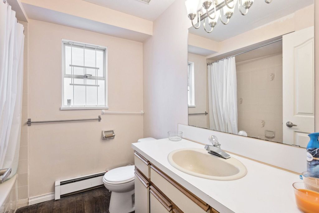 21 E King Edward Ave