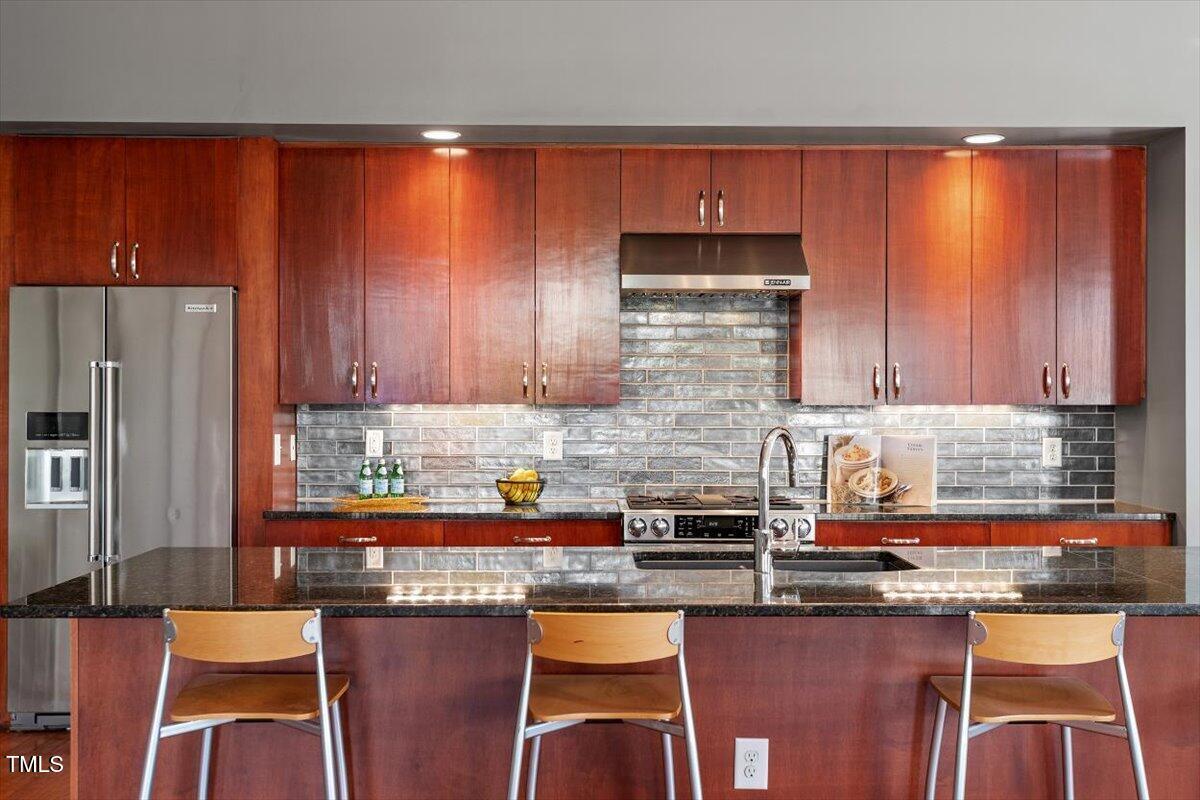 101 Morris St #D
