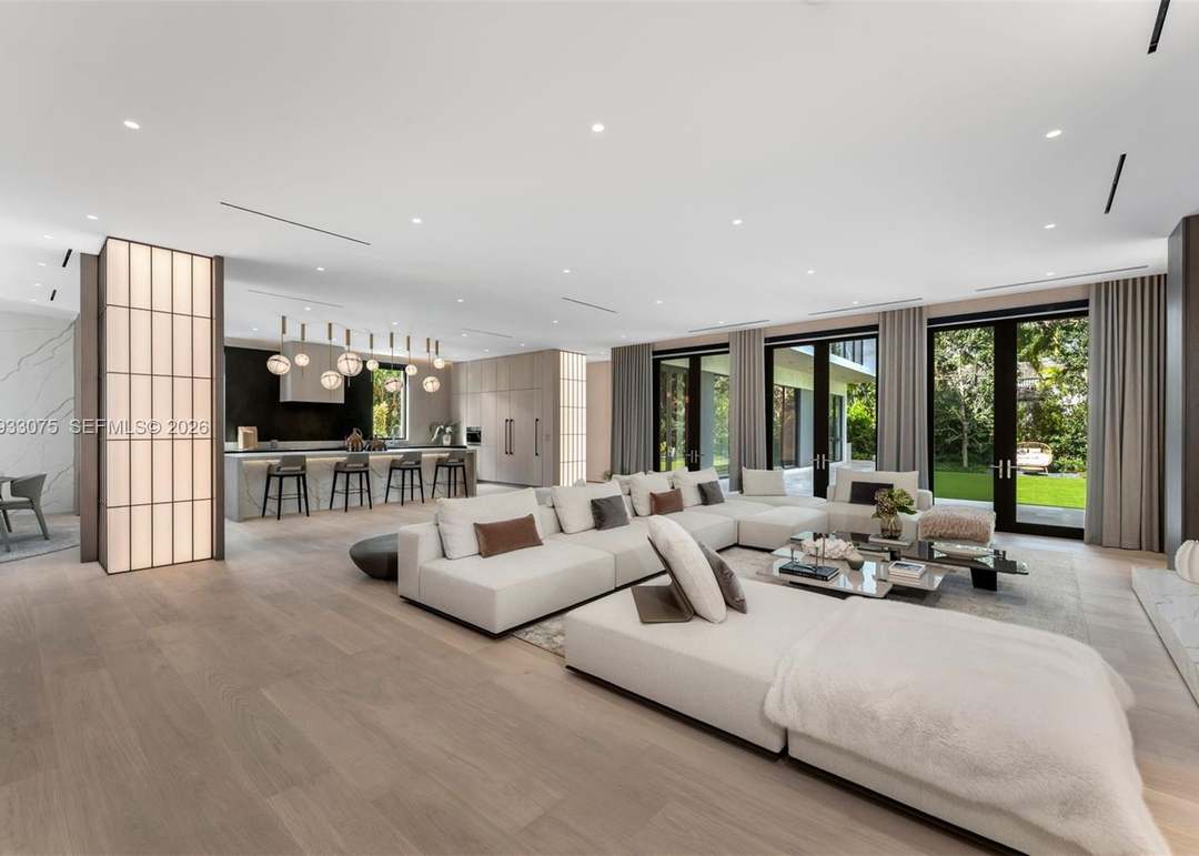 661 Melaleuca Ln