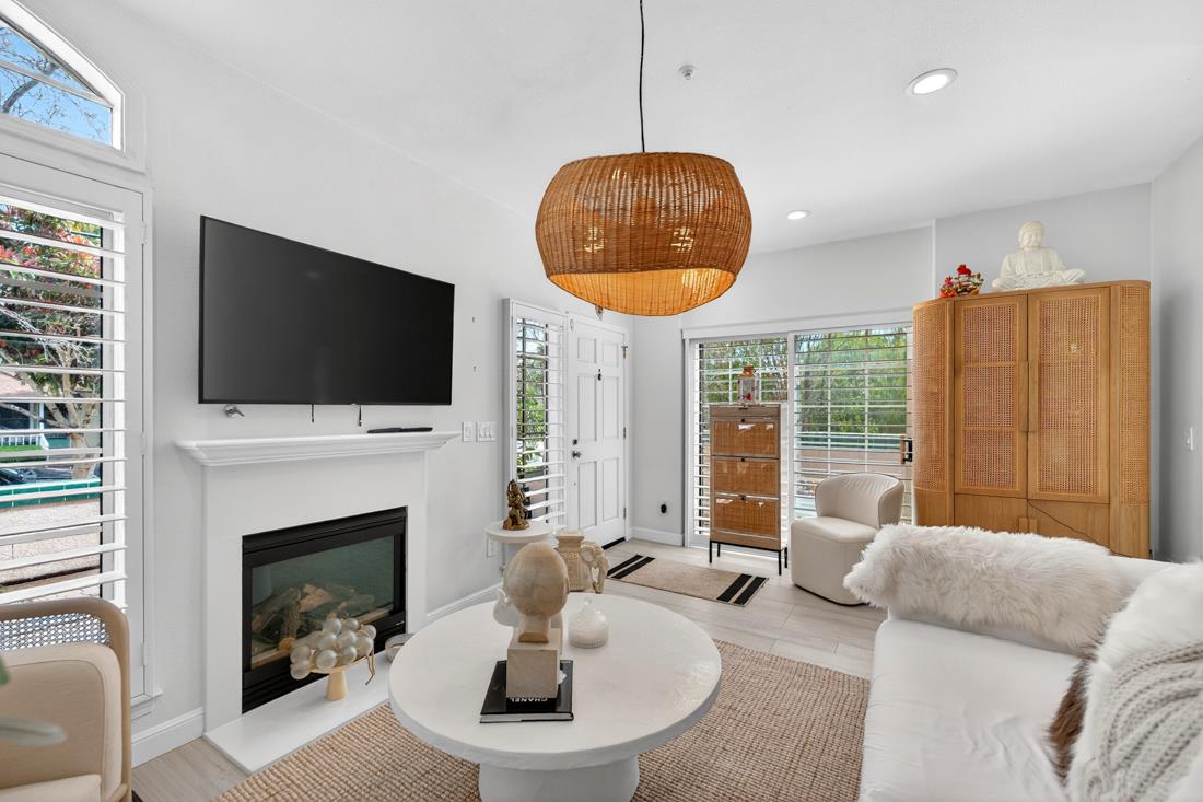 701 Woodside Way, #A