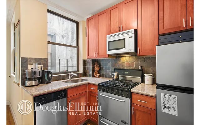 347 East 5th Street Unit: PHA