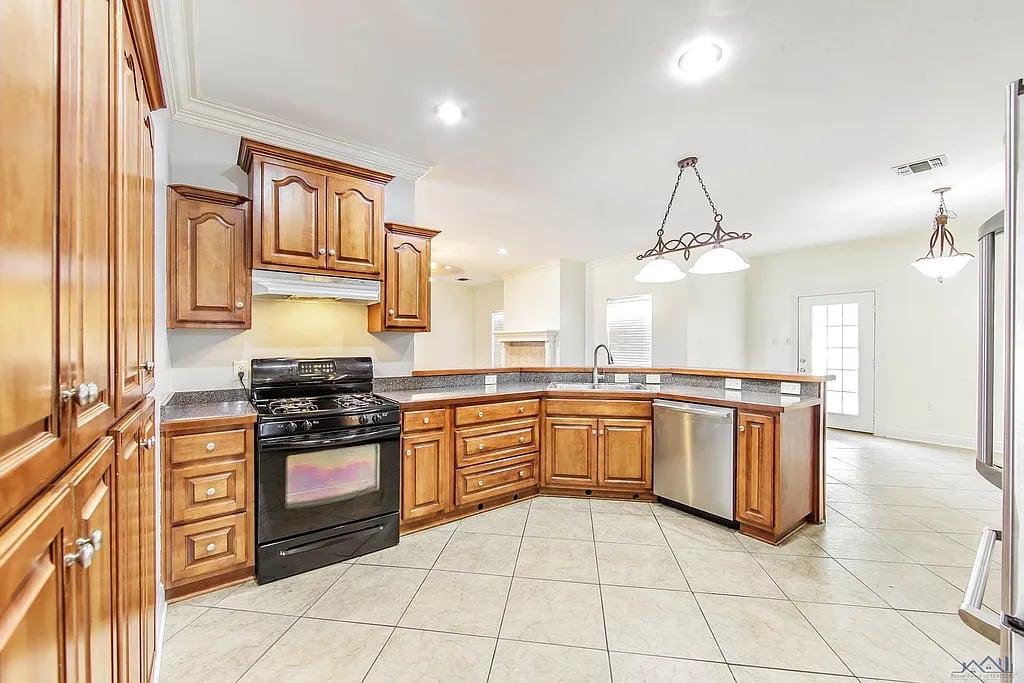 204 Tulip Dr