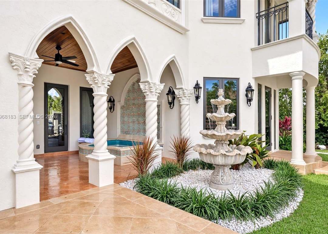 628 Coral Way